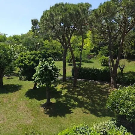Le Vauban Grand 2 Pieces Parking Antibes